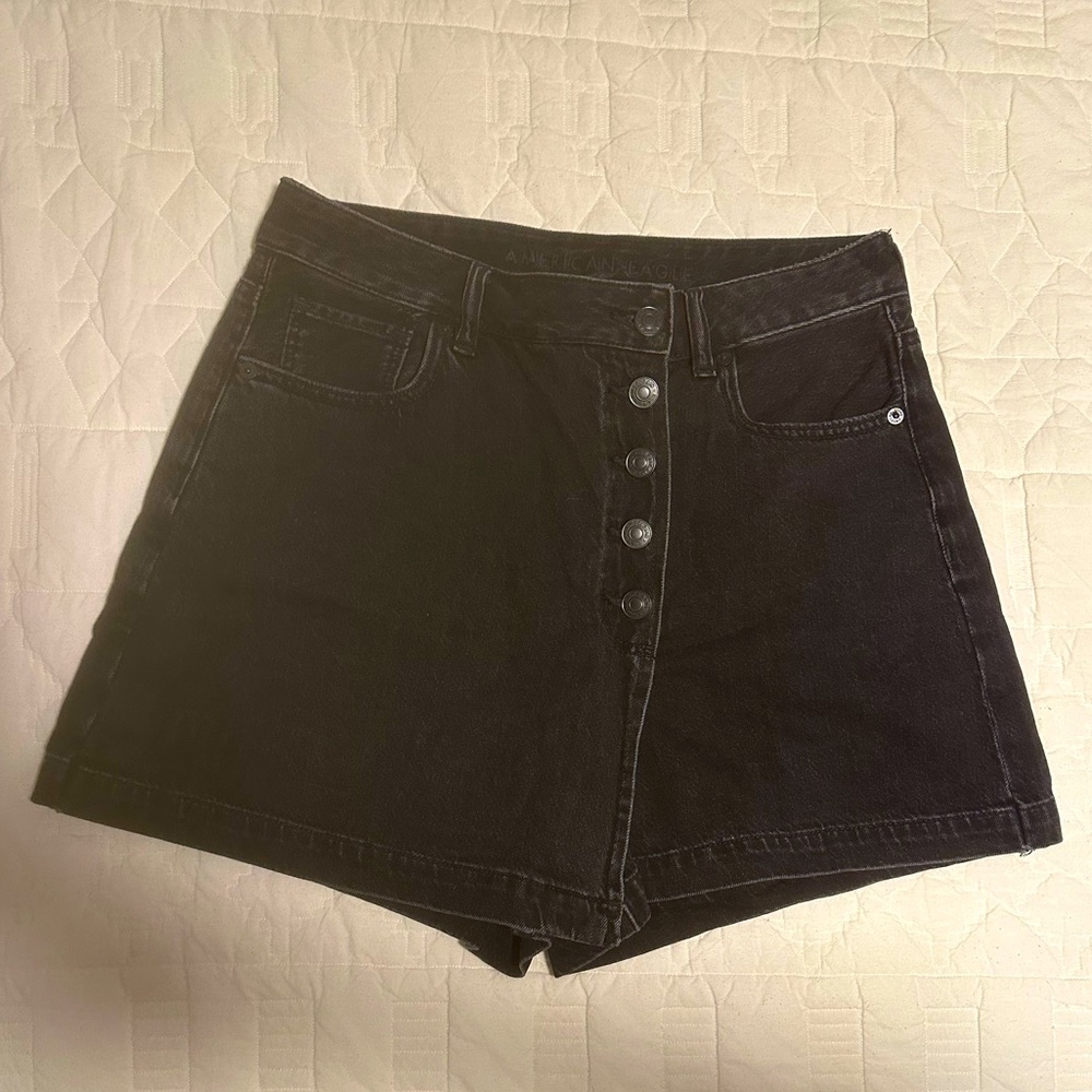 American Eagle black skort size 4